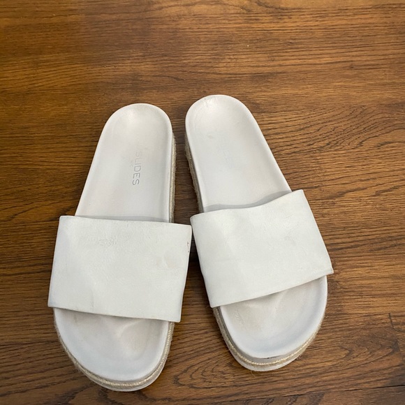 Slides - Picture 4 of 6